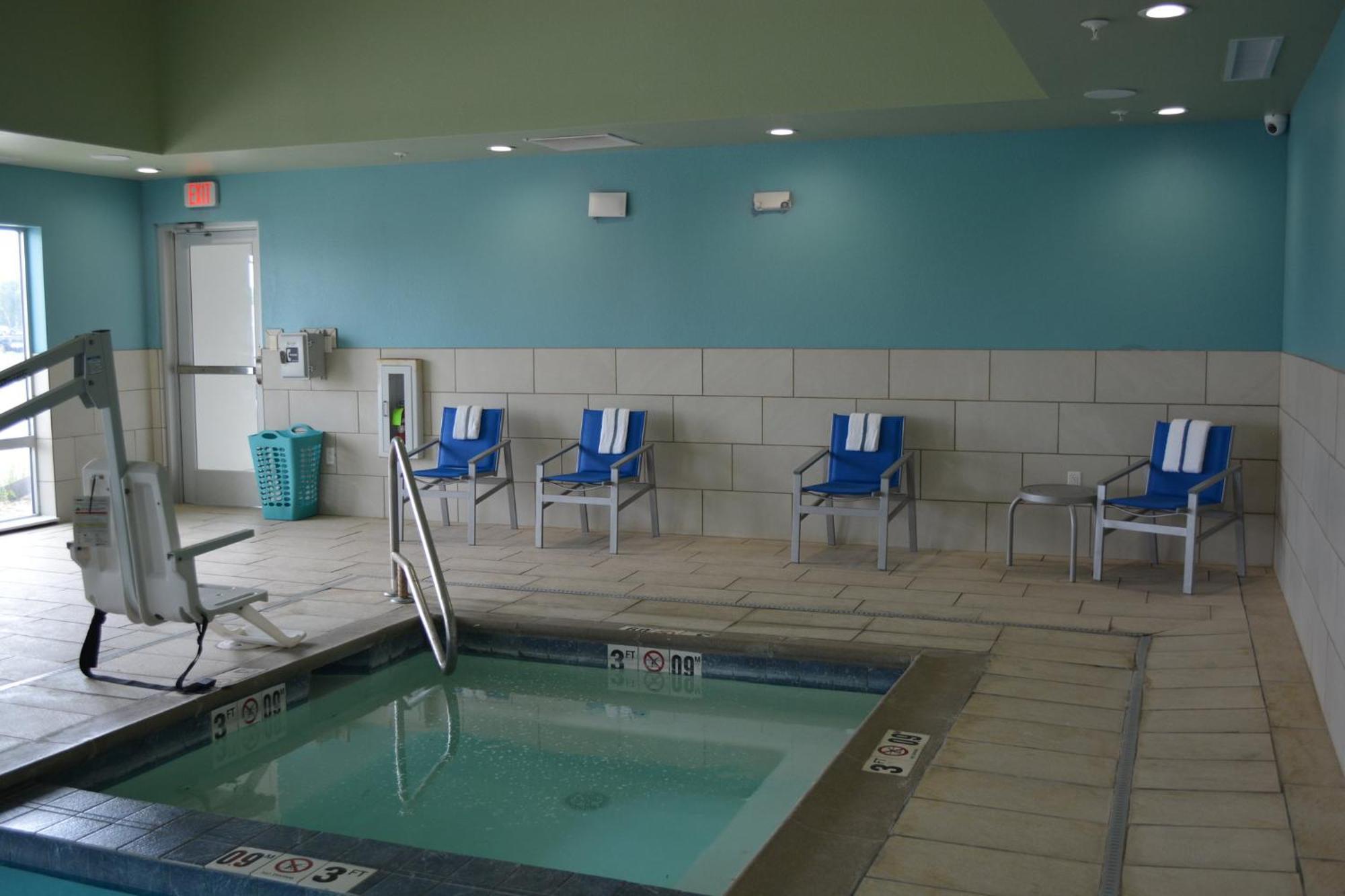 Holiday Inn Express & Suites Liberal Eksteriør bilde