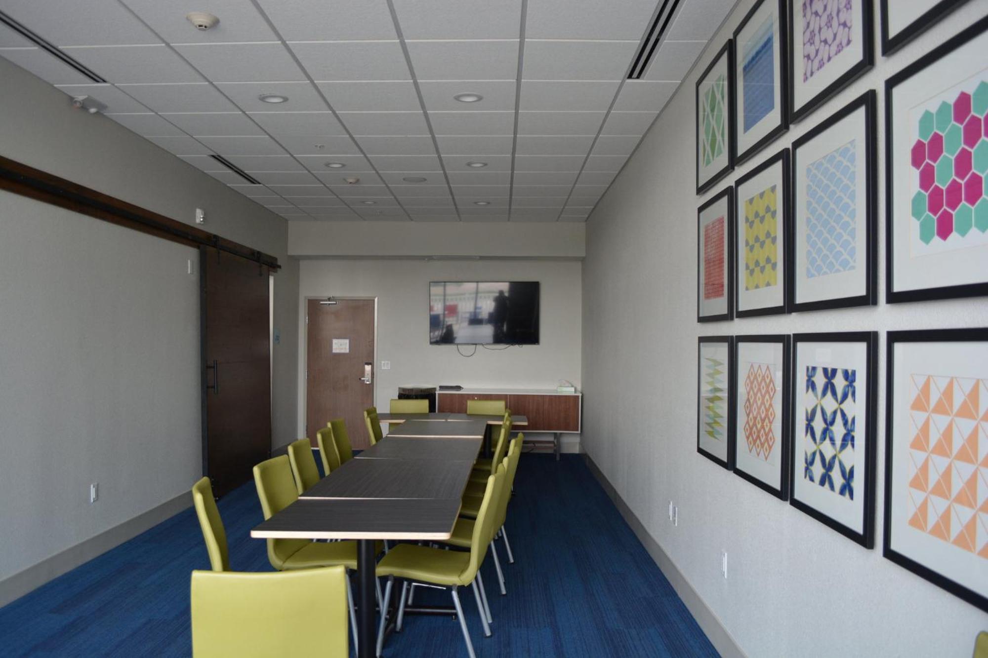 Holiday Inn Express & Suites Liberal Eksteriør bilde