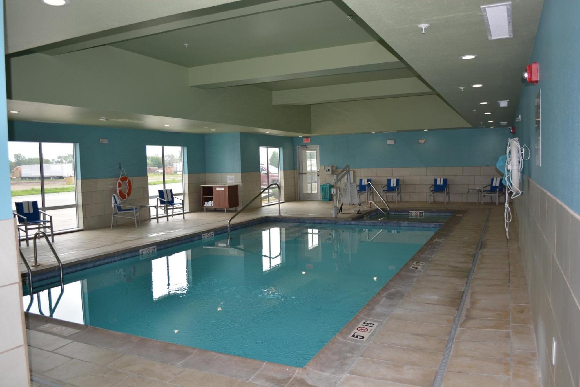 Holiday Inn Express & Suites Liberal Eksteriør bilde