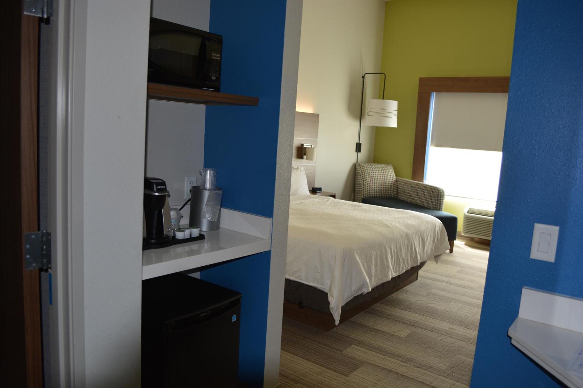 Holiday Inn Express & Suites Liberal Eksteriør bilde